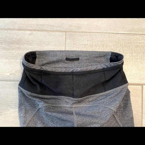 Lululemon size 4 leggings with mesh 25” - Picture 5 of 6